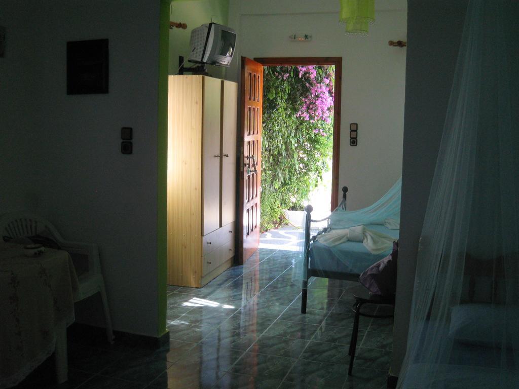 Maria Charalampaki Studios Skyros Room photo
